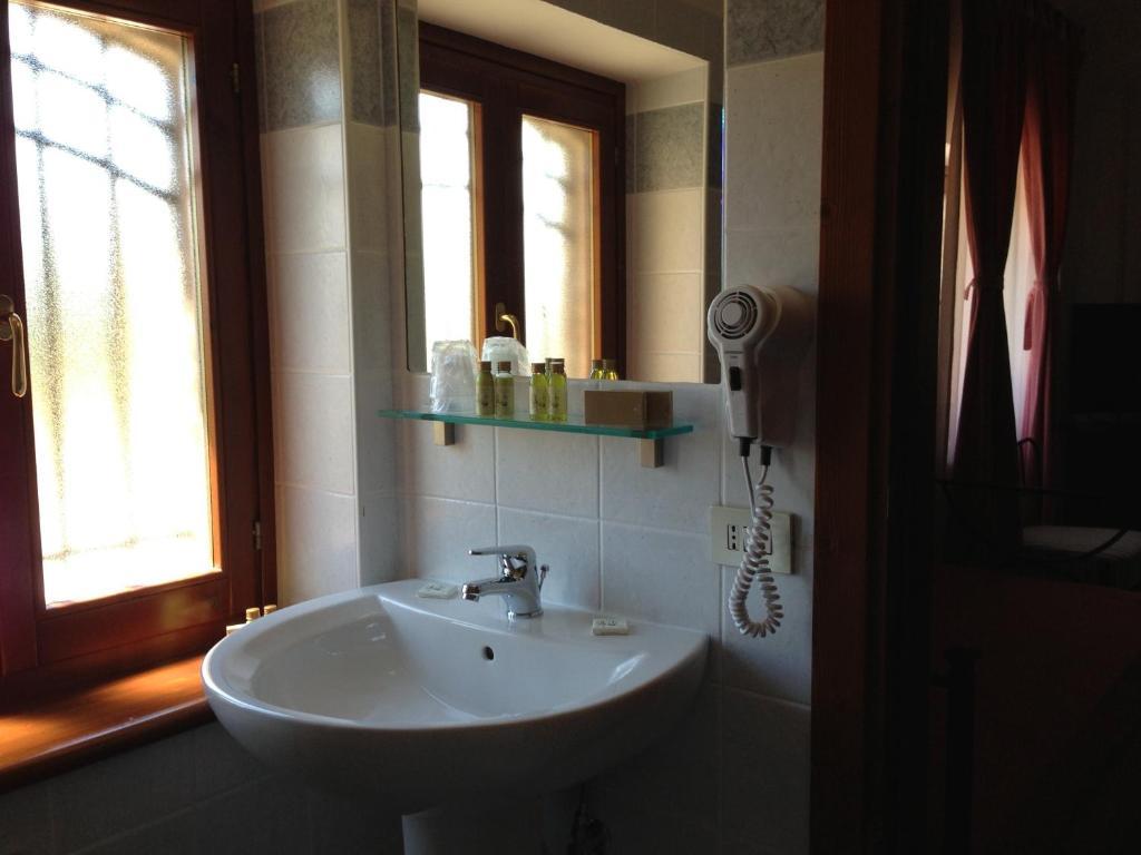Castellalto Agriturismo Villa Irelli חדר תמונה